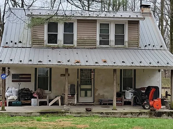 810 Angora Rd, Reading, PA 19606