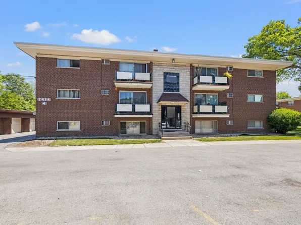 7414 W 111th St APT 404, Worth, IL 60482