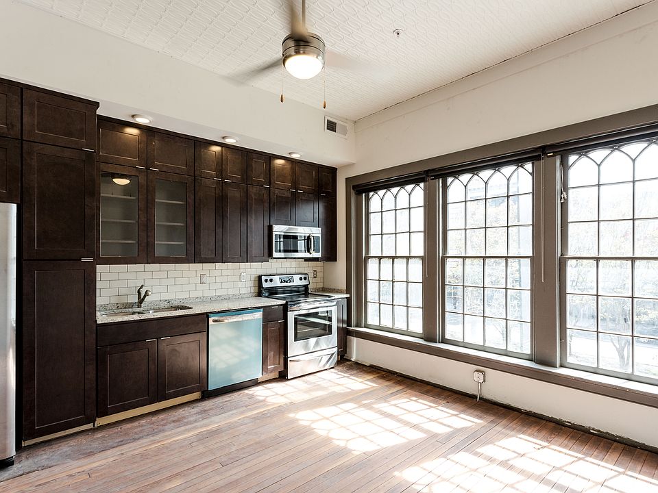 1st image of 300 E Broad St #206
