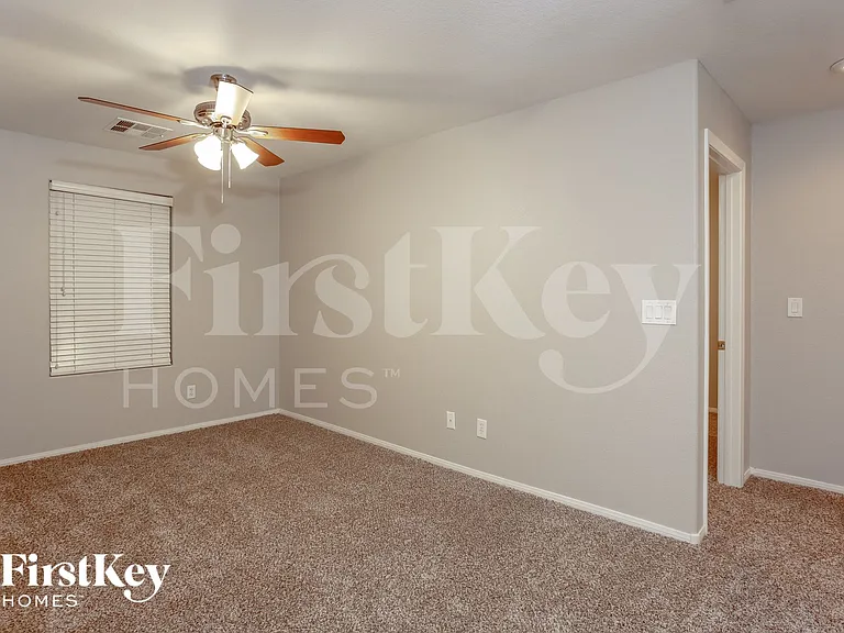 8309 Cavaricci Ave — Photo 7