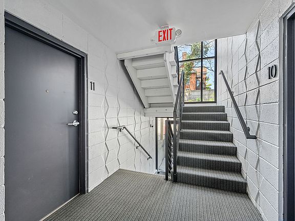 4th image of 2557 Hackberry St #87d0d6bad