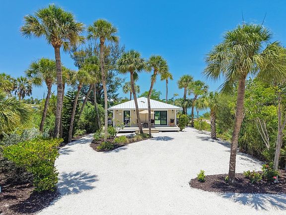 2nd image of 2539 Coconut Dr