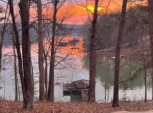142 Buckhead Dr, Townville, SC 29689