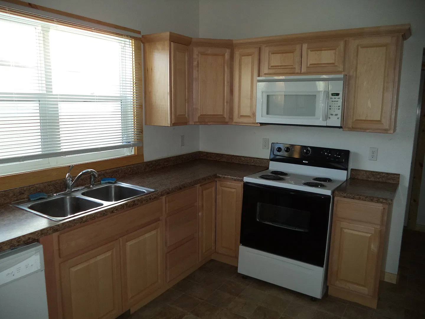 433 3rd Avenue NW — Photo 3