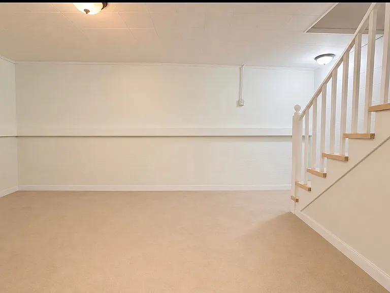 244 Beacon Pl — Photo 10