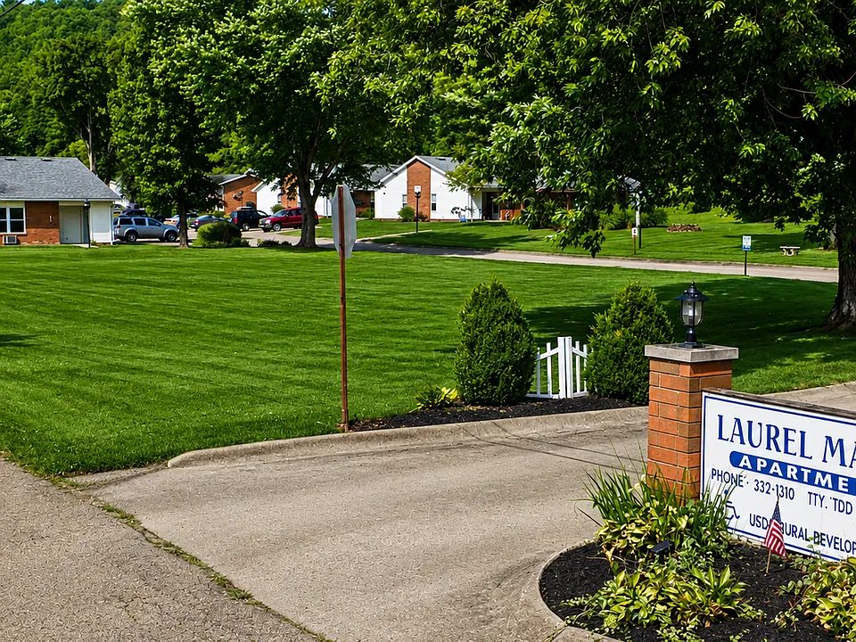 Laurel Manor