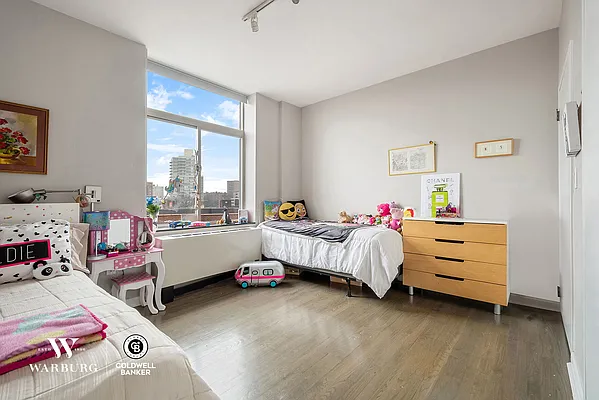 Sold by Coldwell Banker Warburg | media 12