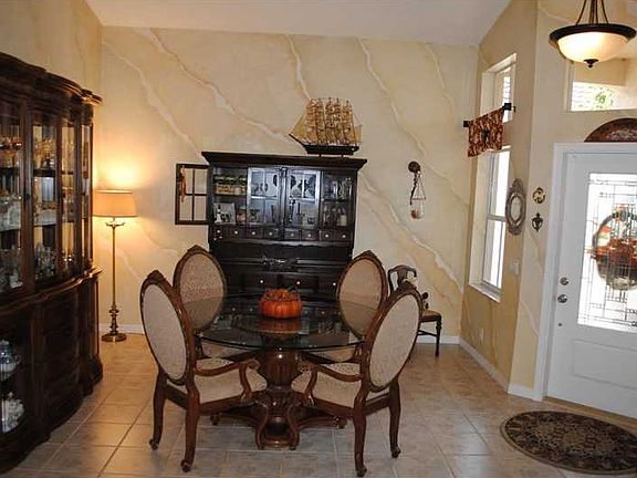 4th image of 668 Sand Creek Cir