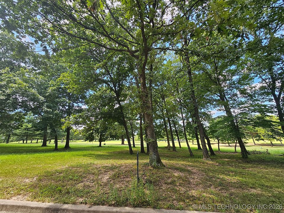 2nd image of 1010 Wilcox Cir