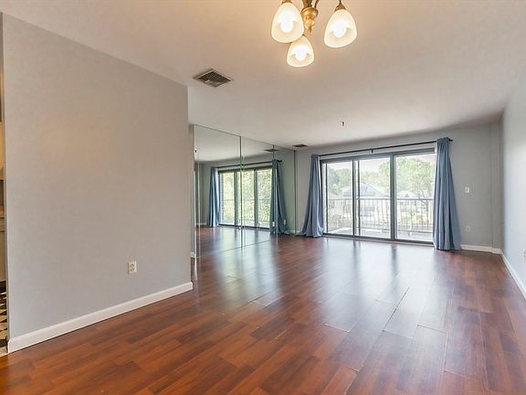 4th image of 500 Washington St APT 205