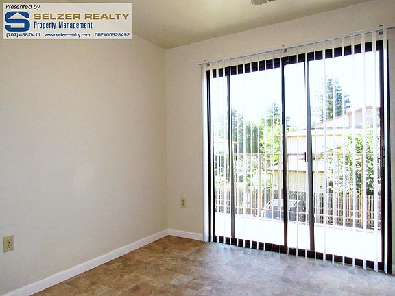 5th image of 921 Marlene St APT 8