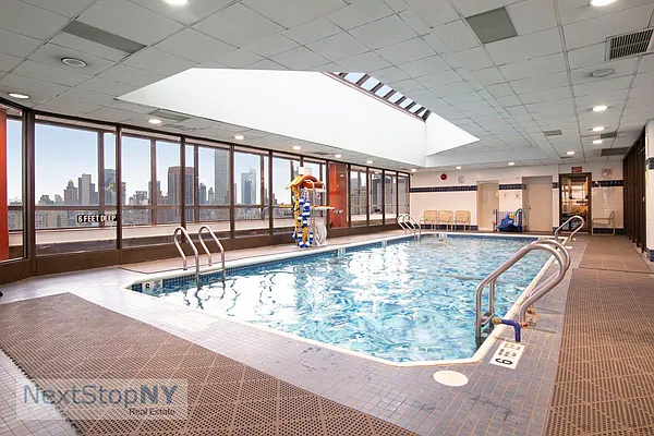 Rented by NextStopNY | media 18