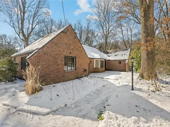 2164 Ayers Ave, Akron, OH 44313