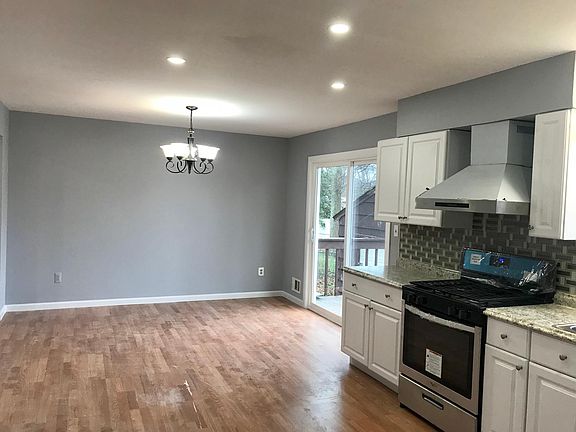 3rd image of 135-137 Alcorne St