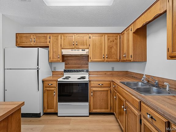 3rd image of 6724 Pamela Ct