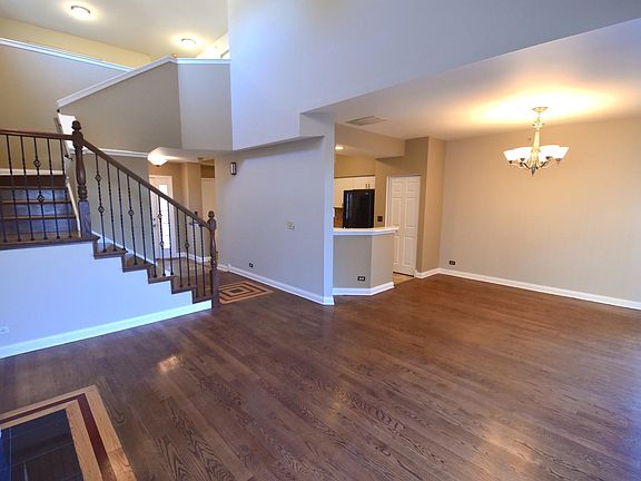 3rd image of 1056 E Wilson Ave