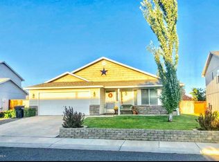 111 S Galena St, Moxee, WA 98936