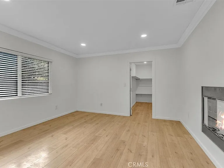 7015 Amigo Ave — Photo 5