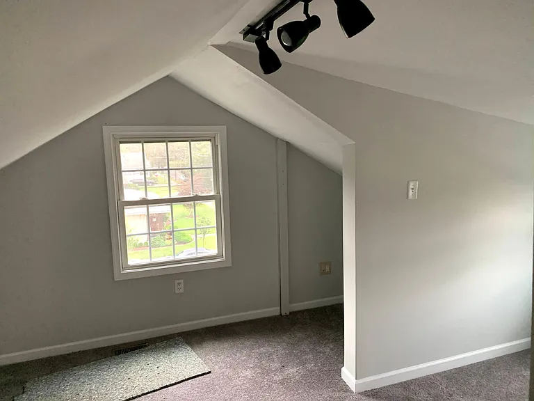 204 Marlborough Ave — Photo 6