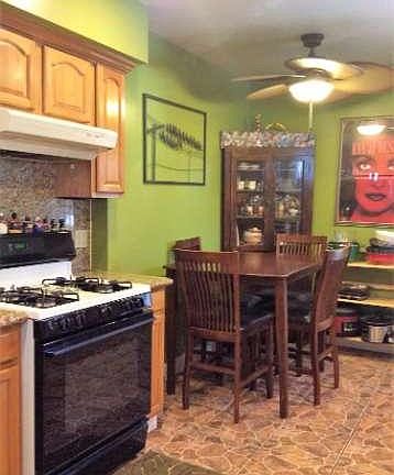 5th image of 2525 Manhattan Ave