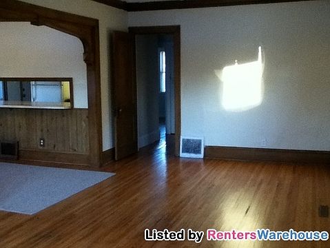 3rd image of 812 Holton St