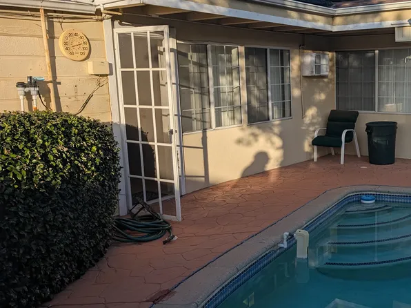 (undisclosed Address), Tarzana, CA 91356