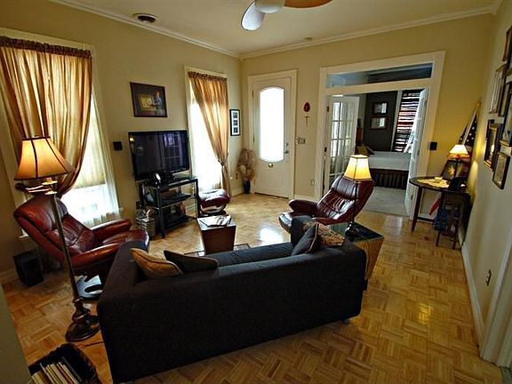 3rd image of 221 Adams St