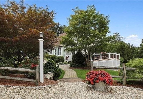 2nd image of 10 Seaview Dr