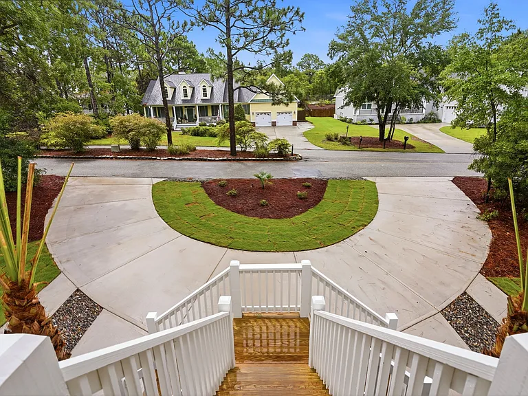 9016 Sedgley Dr — Photo 6