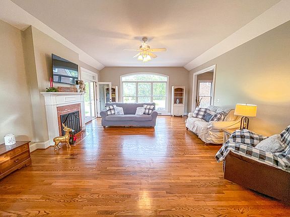 5th image of 4592 Berklie Dr