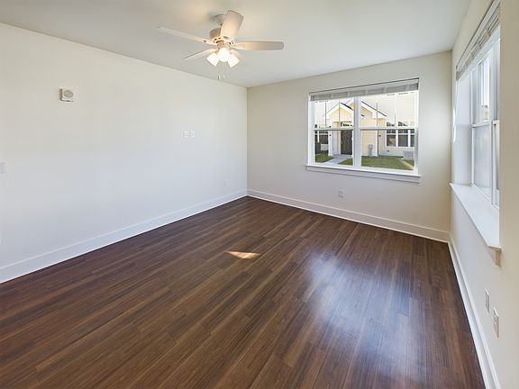 3rd image of 320 Arsdale Ave #27-103