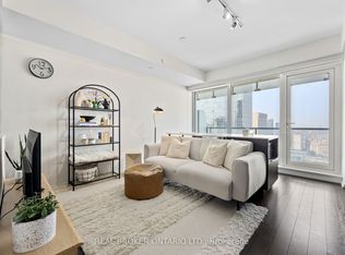 197 Yonge St #3010, Toronto, ON M5B 1M4