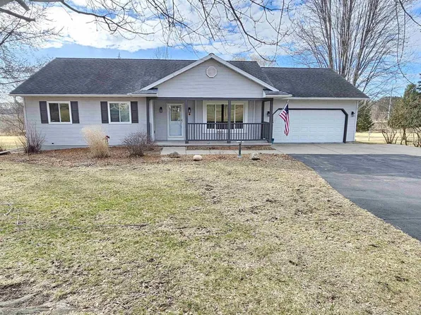 650 Mooreland Circle, Portage, WI 53901