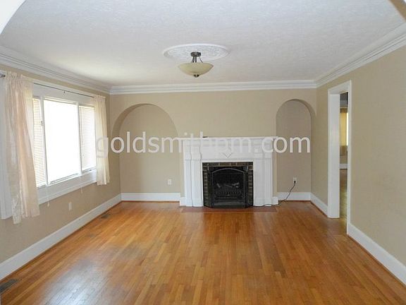 2nd image of 105 Courtney Cir