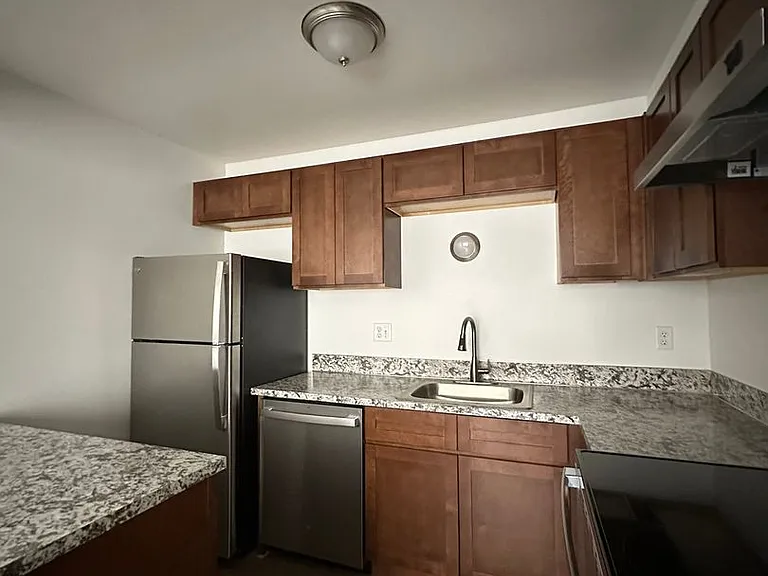 1351 NE 162nd Ave — Photo 6