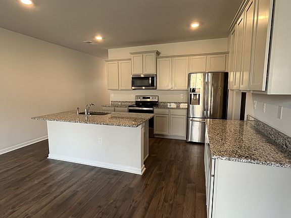 5th image of 5441 Thrasher Ln #1