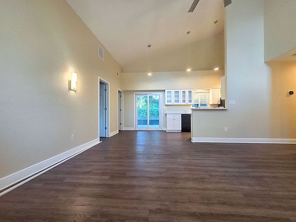 3rd image of 2929 NW 43rd Ave