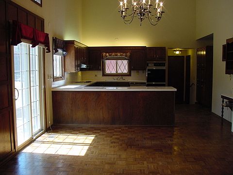 DINING AREA WITH WALK-OUT