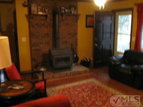 4th image of 127 McArthur Dr