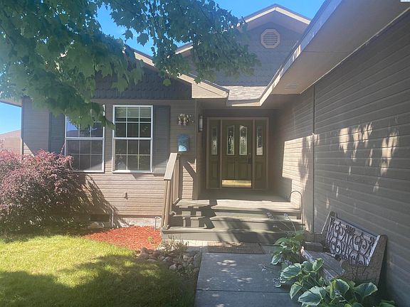 2nd image of 4111 Hilltop Dr