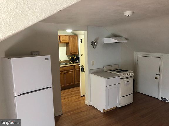 3rd image of 613 N 9th St APT 3