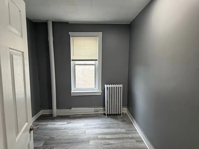 232 S 6th St — Photo 10