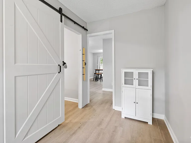 Longleaf Dr — Photo 4