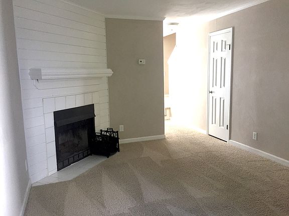 3rd image of 929 Green St #929