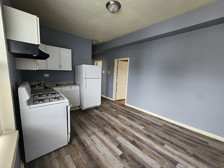 1650 S Saint Louis Ave #3R — Photo 11