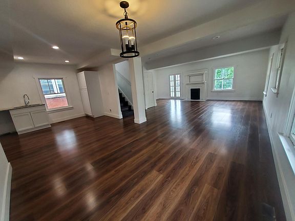 2nd image of 3720 Warwick Blvd #2