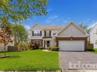 220 Winding Canyon Way, Algonquin, IL 60102