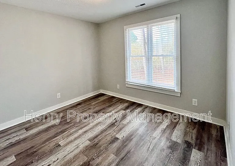 150 Carmichael Ct — Photo 10