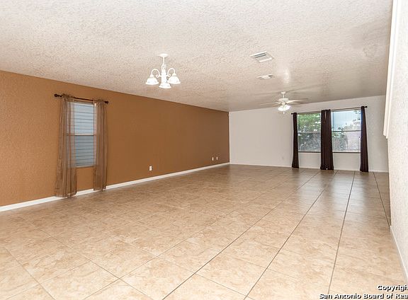 5th image of 605 Northgap Dr