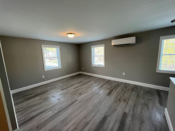 5th image of 60 W Broadway #62-2